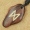 Pandantiv talisman din lemn cu runa Dagaz